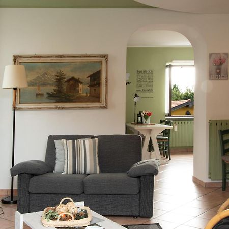 Tinas Yellow Home Leggiuno Exteriör bild