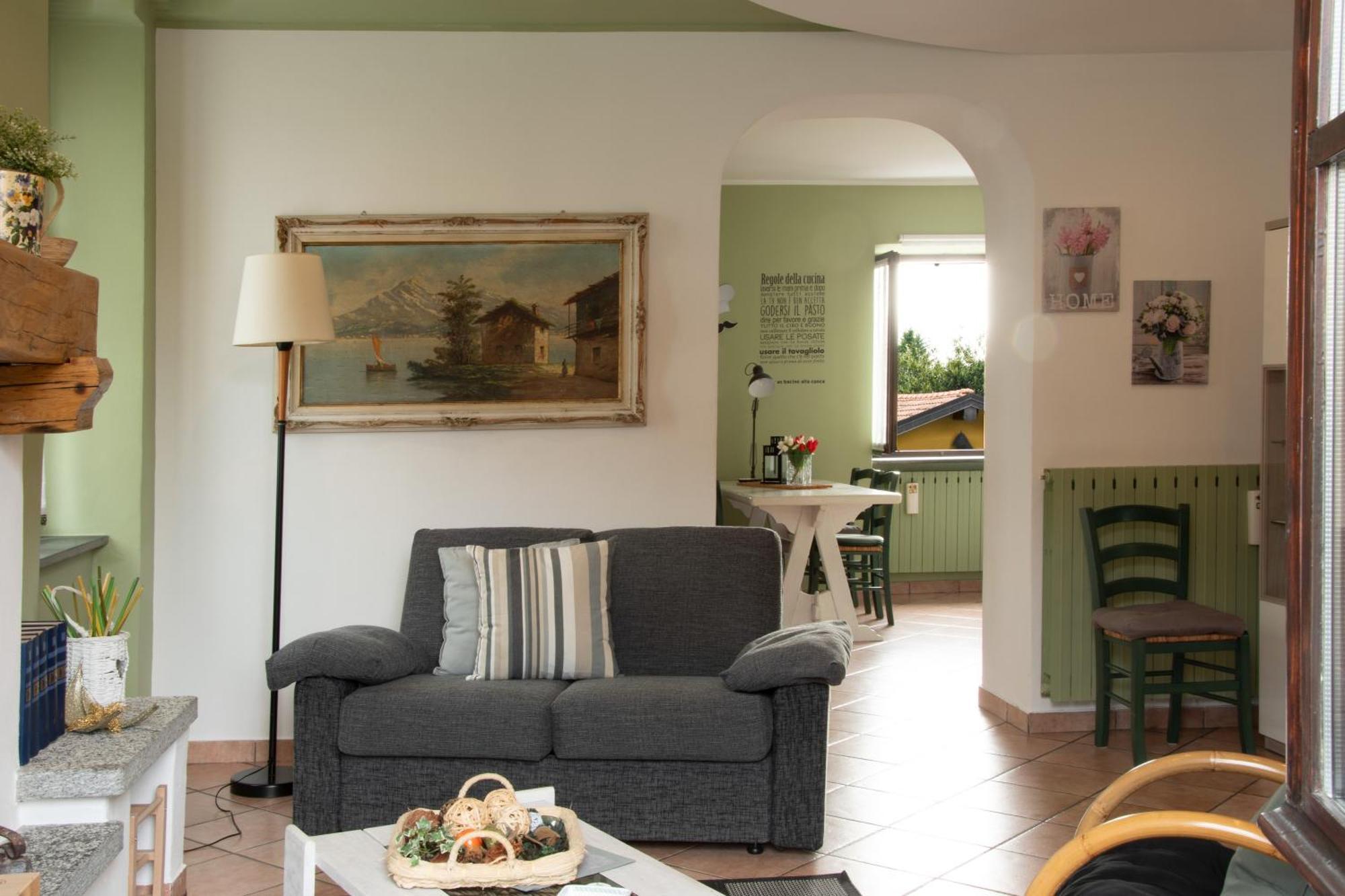 Tinas Yellow Home Leggiuno Exteriör bild